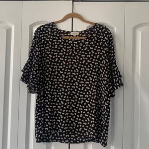 🌸 3/$15 LOFT Floral Black and White Blouse, Size Medium